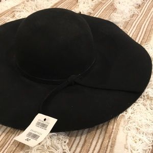 NWT Brandy Melville Black Floppy Summer Hat